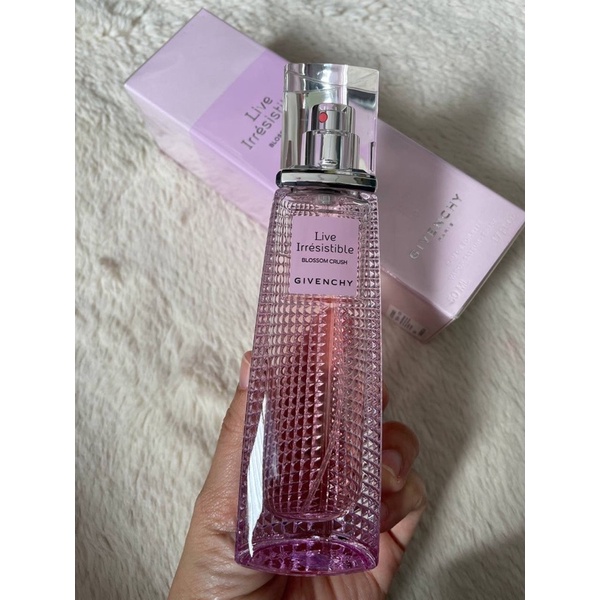 GIVENCHY LIVE IRRESISTIBLE BLOSSOM CRUSH EDT 50ML W Shopee Malaysia