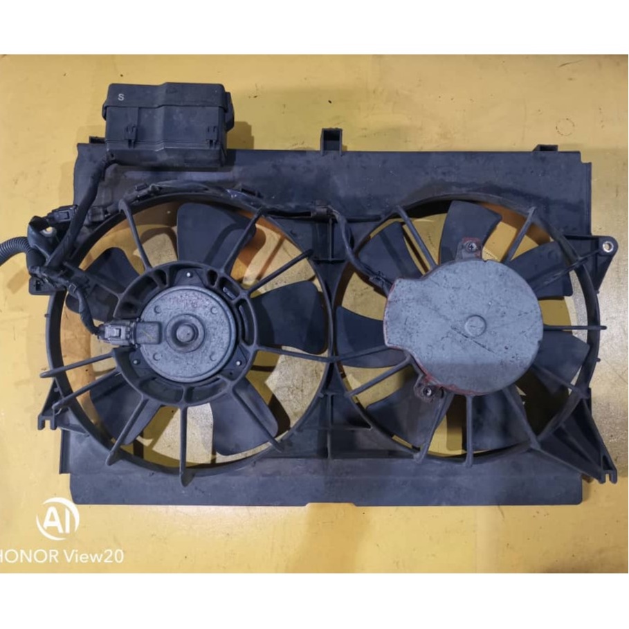 TOYOTA CALDINA AT246 RADIATOR AND AIR COND CONDENSOR FAN WITH FAN