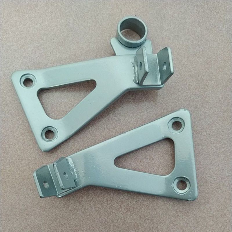 Suzuki Rgv Rg Rg S Rear Footrest Bracket Set Shopee Malaysia