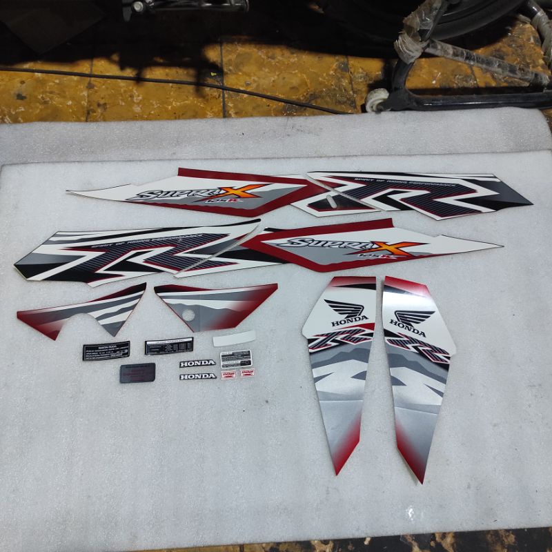 MERAH Sticker Stripping Striping Decal Graphic Honda Supra X 125 R DD