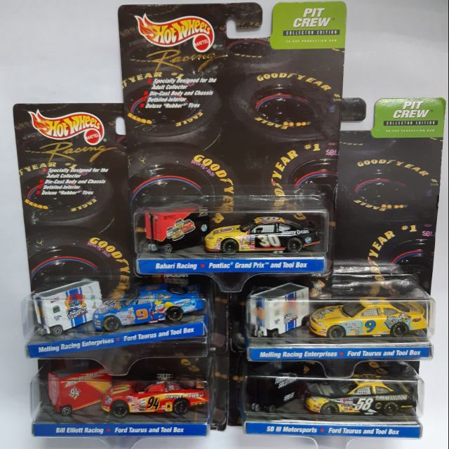 HOT WHEELS Racing Pit Crew CE Wave 1 Shopee Malaysia