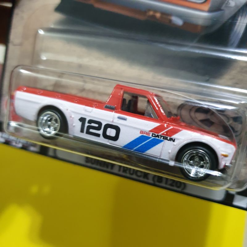 Hot Wheels 2022 Boulevard Austin Mini Pickup BRE Datsun Sunny Truck