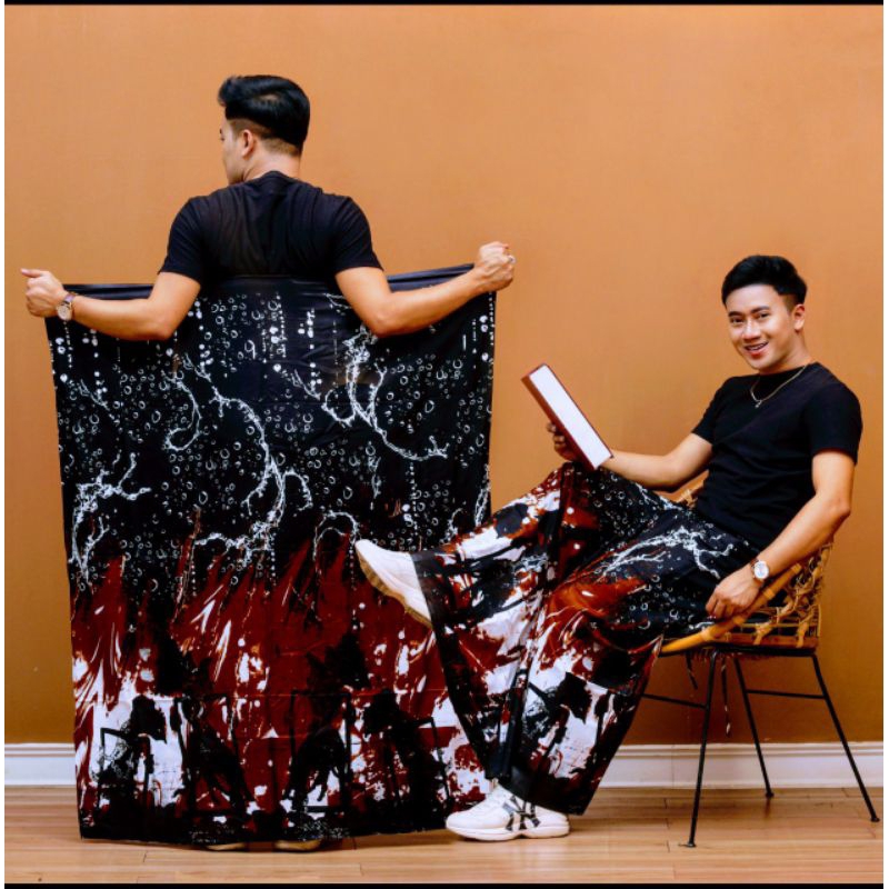 Pekalongan Batik Sarong With The Motif Of The Mountain Of Wayang Sogan