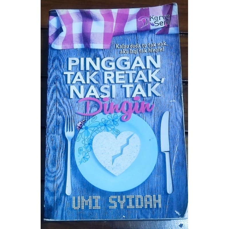 Used Pinggan Tak Retak Nasi Tak Dingin Umi Syidah Shopee Malaysia