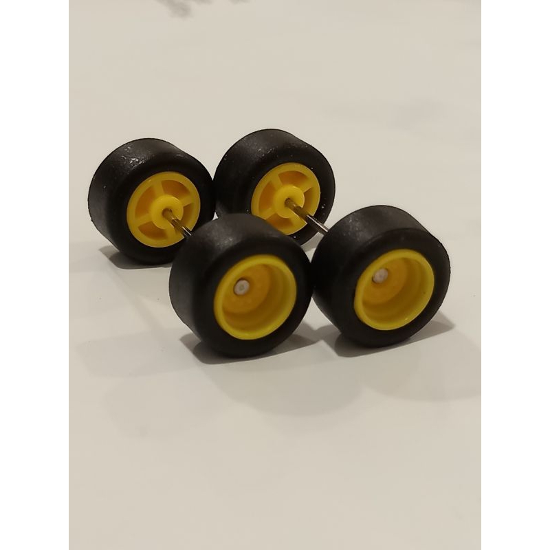 Rubber Wheels 1 64 Yellow Short Axle 10mm Hot Wheels Matchbox Shopee Malaysia