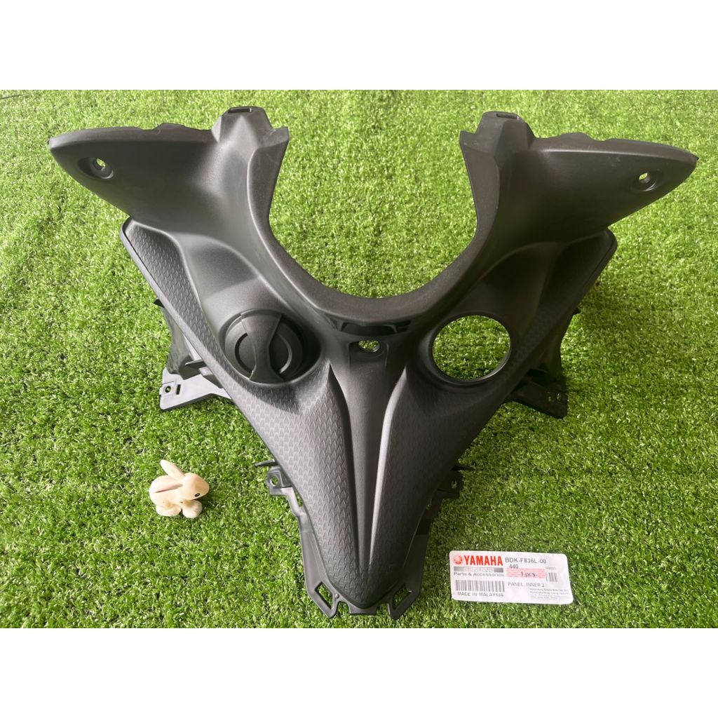 YAMAHA LC135 FI V8 PANEL INNER HITAM KUNCI SIDE 100 JAMIN ORIGINAL