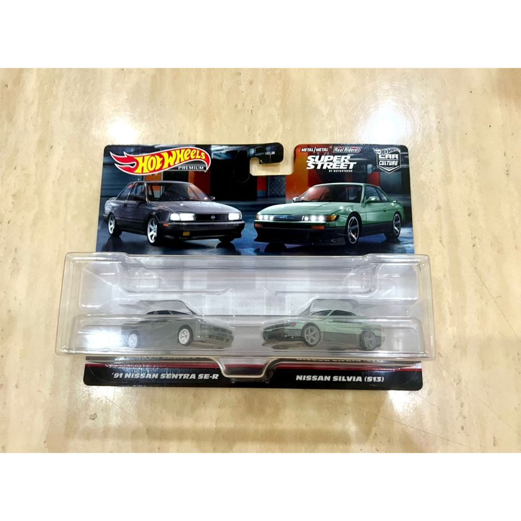 Hot Wheels Premium Twin Pack 91 Nissan Sentra SE R Nissan Silvia