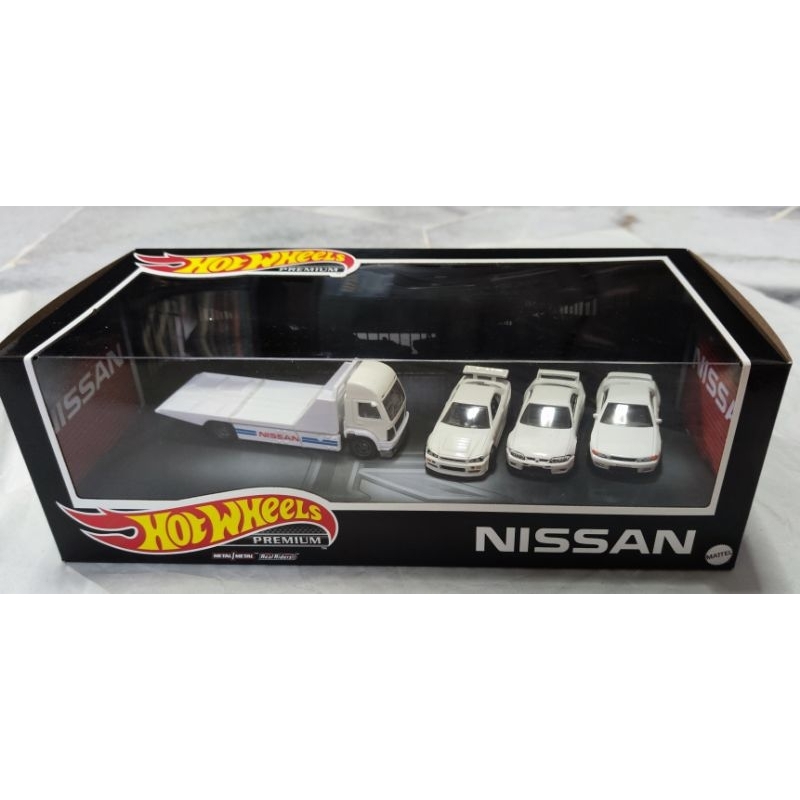 Hot Wheels Premium Garage Box Set Nissan Skyline GT R R R R