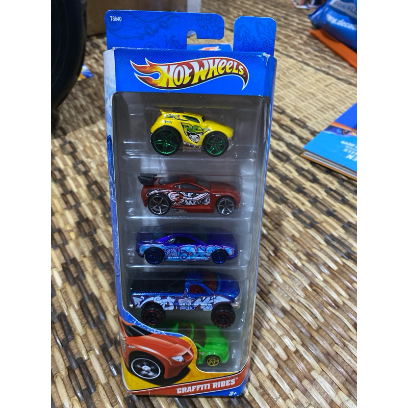 Hot Wheels Graffiti Rides 5 Pack With Exlcusive Ford F 150 F150 Rocket Box Power Rage Muscle