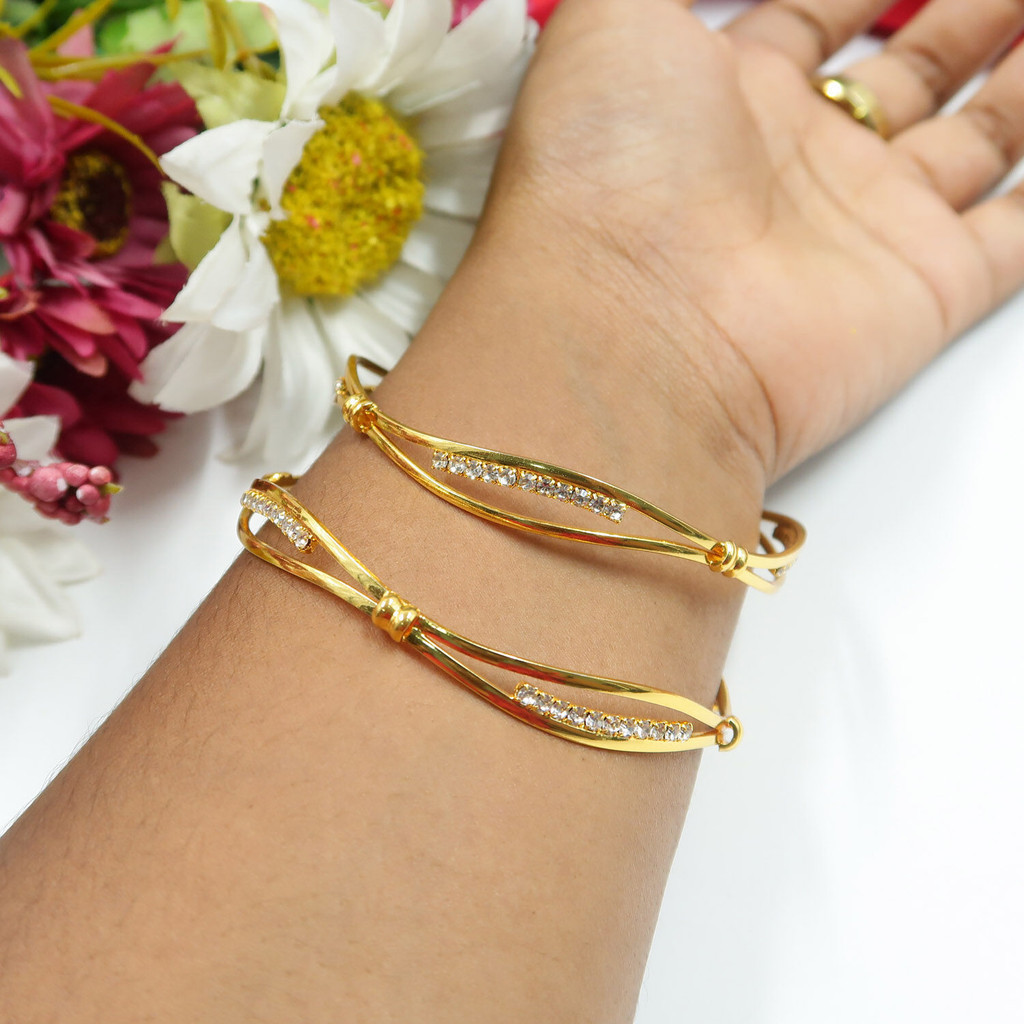 New Gold Wave Design Copper Bangles With Ad Stone Set Of Gelang