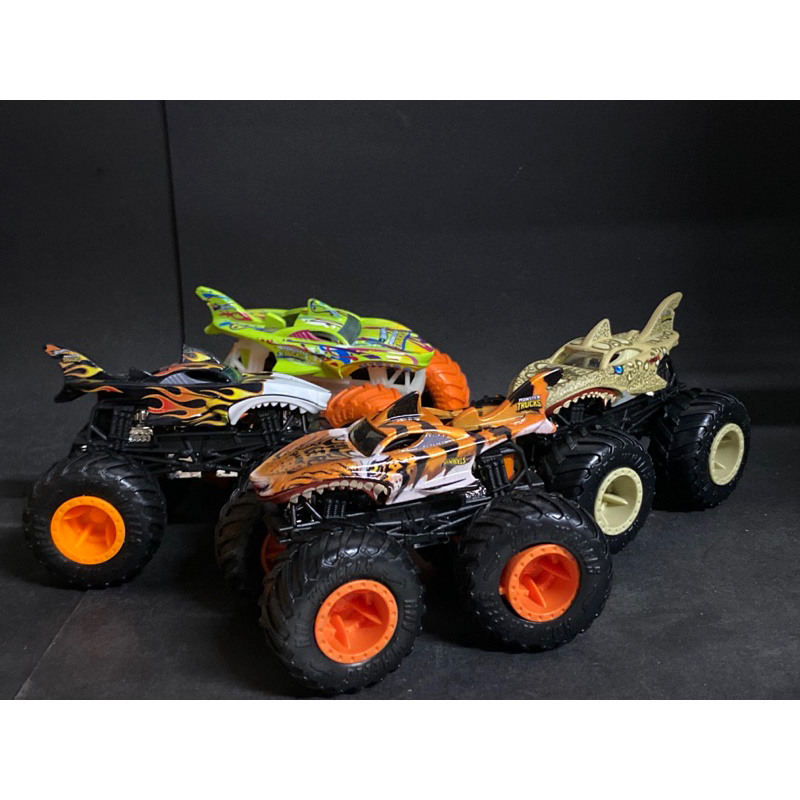 Set Shark Hot Wheels Monster Truck Big Foot Rubber Size Car Outside Pack In Good Condition