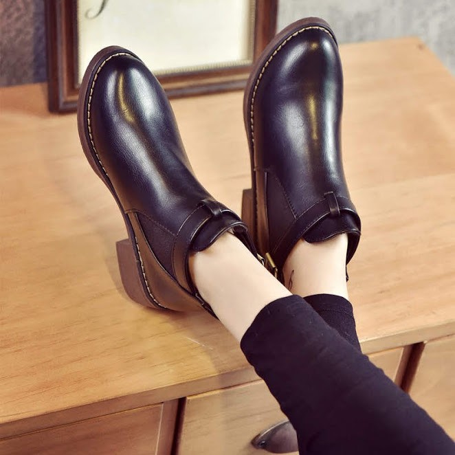 Office shop patent boots