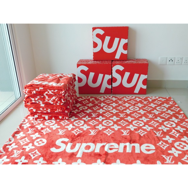 SUPREME x LV BLANKET