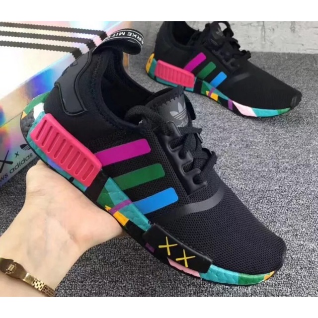 Adidas nmd r1 kaws online