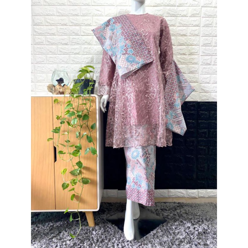 Larissa Lace Kurung Top With Batik Sarong and Batik Shawl By Star