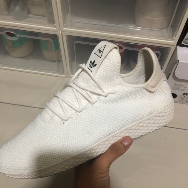 Foot locker adidas pharrell williams sale