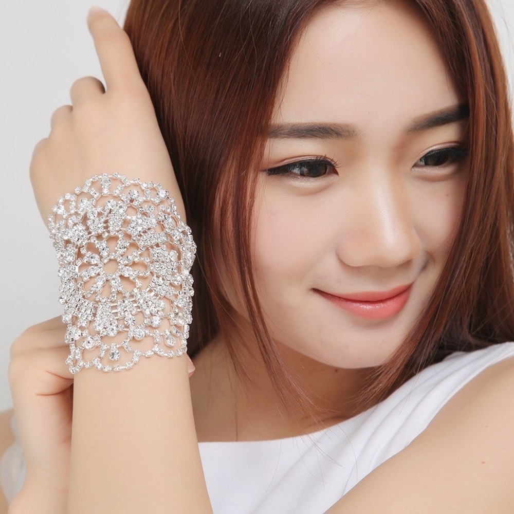 Hot Explosive Elegant Temperament Personality Korean Bracelet Arm Chain