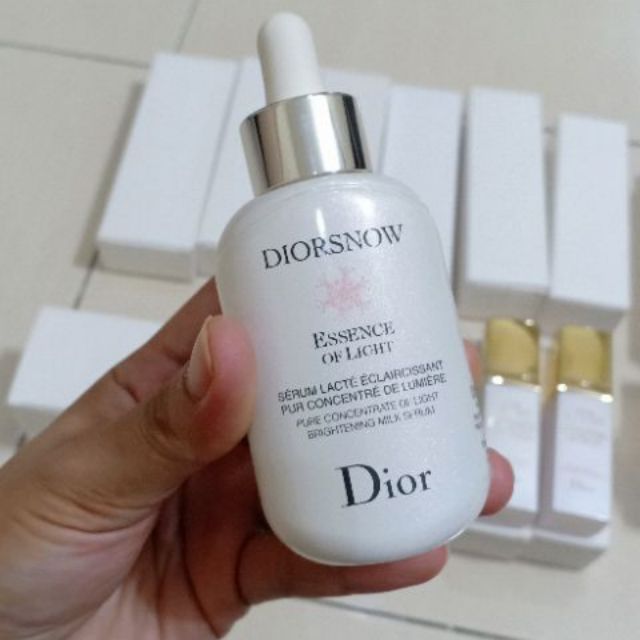 Diorsnow essence clearance of light serum