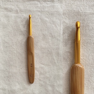 READYSTOCK🌙Wooden handle crochet hook in a set with 8 sizes