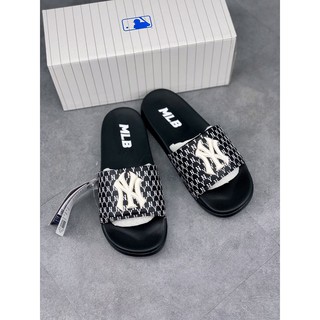 Disney x MLB Mound Mickey Slippers - Korea Exclusive, Women's