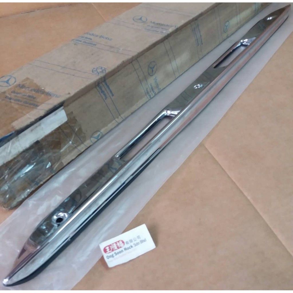 Mercedes W124 Original Boot Handle Bar Lid Chrome Rear 124 750 0493 ...
