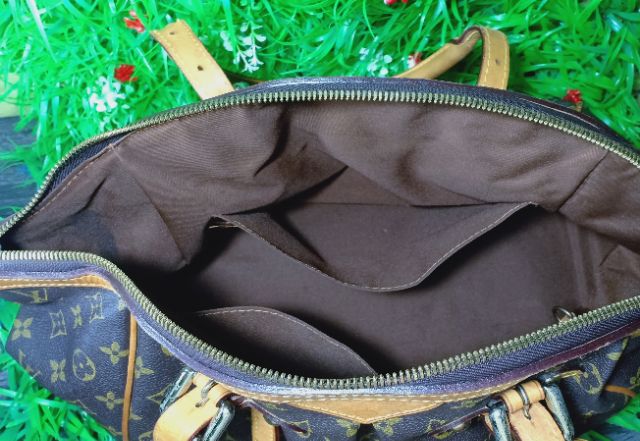 Shoulder lv karipap leather item bundle condition padu