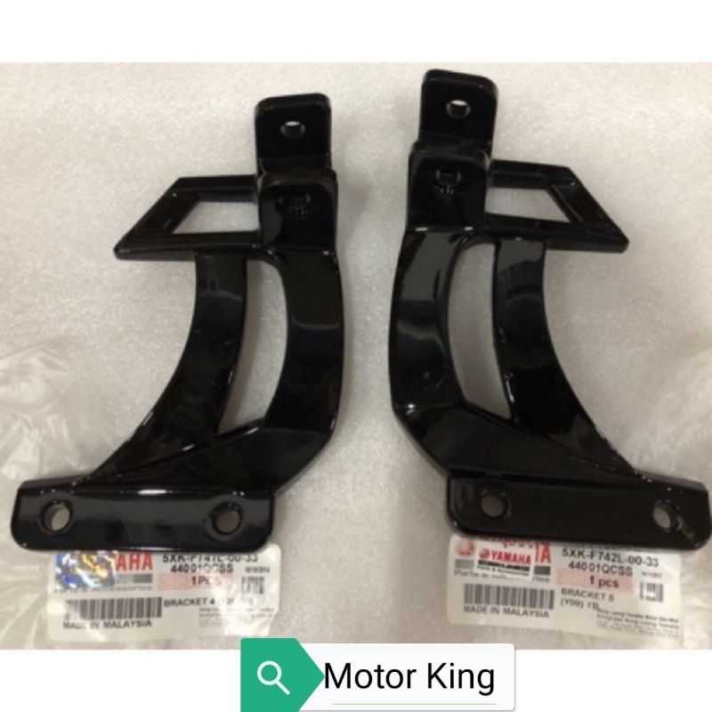 Footrest Bracket Braket Yamaha 125 125Z 125ZR 100 HLY Original ( NOS