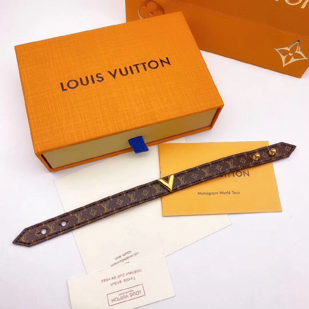 Louis Vuitton Unboxing, Essential V Bracelet