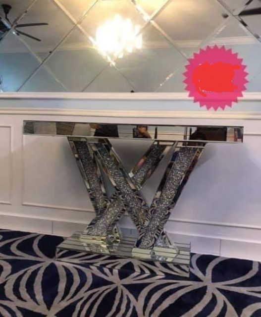 READYSTOCK] DIAMOND CRUSH console table Gucci Channel LV silver gold rose