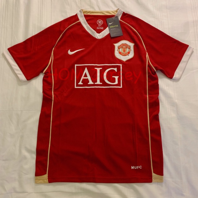 Man u retro kit sales
