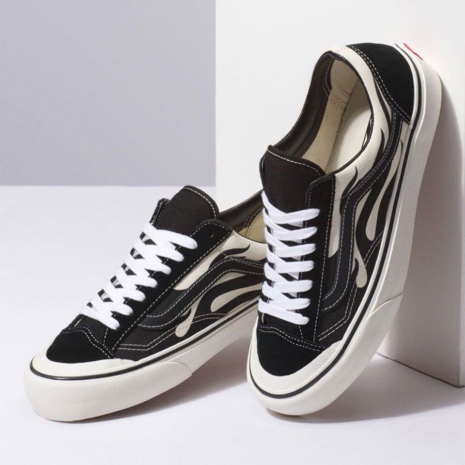 Vans style 36 decon hotsell sf flames