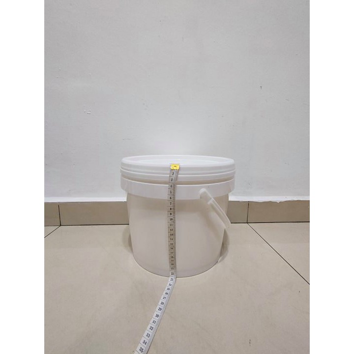 7 Litre Pail / Bucket with Lid & Handle (Food Grade Plastic) | Shopee ...