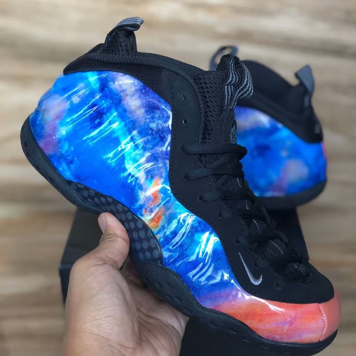 Alternate hotsell galaxy foamposite