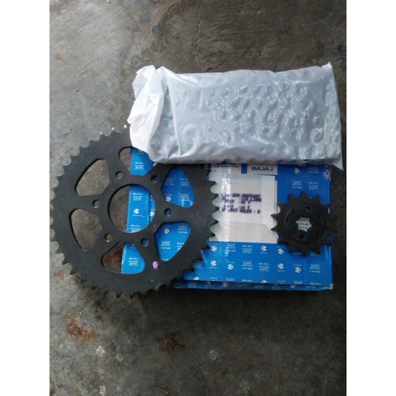 BAJAJ PULSAR RS200 ORIGINAL CHAIN SPROCKET SET Shopee Malaysia