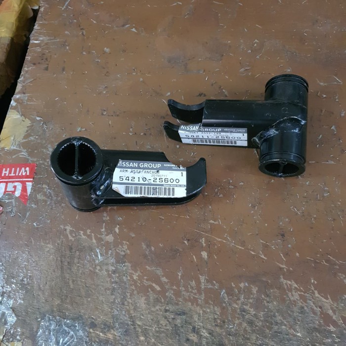 Torque Armor anchor ass Nissan Frontier D22 NP300 Yd25 Shopee Malaysia