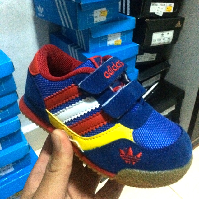 Kids' adidas outlet originals dragon shoes