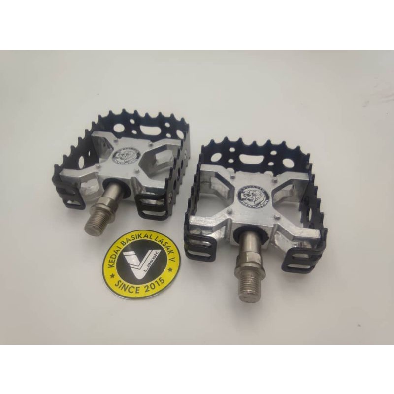 Mongoose bmx outlet pedals