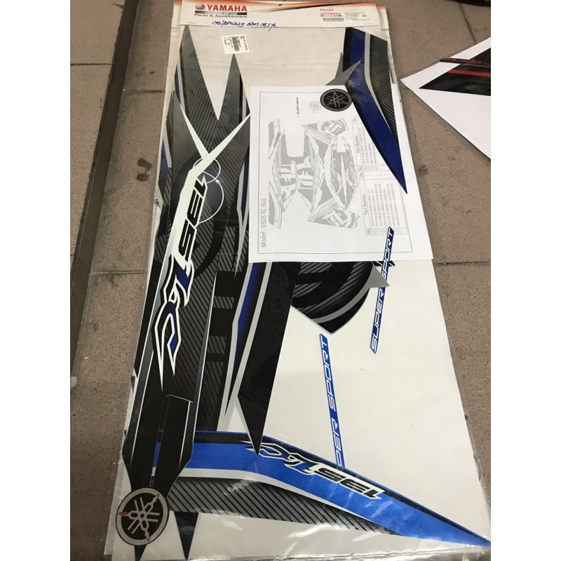YAMAHA LC135 V4 FIRST MODEL BODY STICKER 100% ORIGINAL 55D-FG000-02-P7 ...