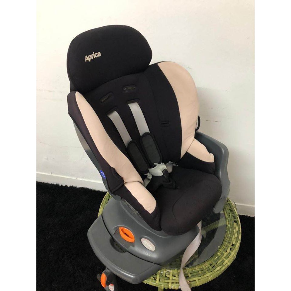 APRICA 360 ROTATION CARSEAT