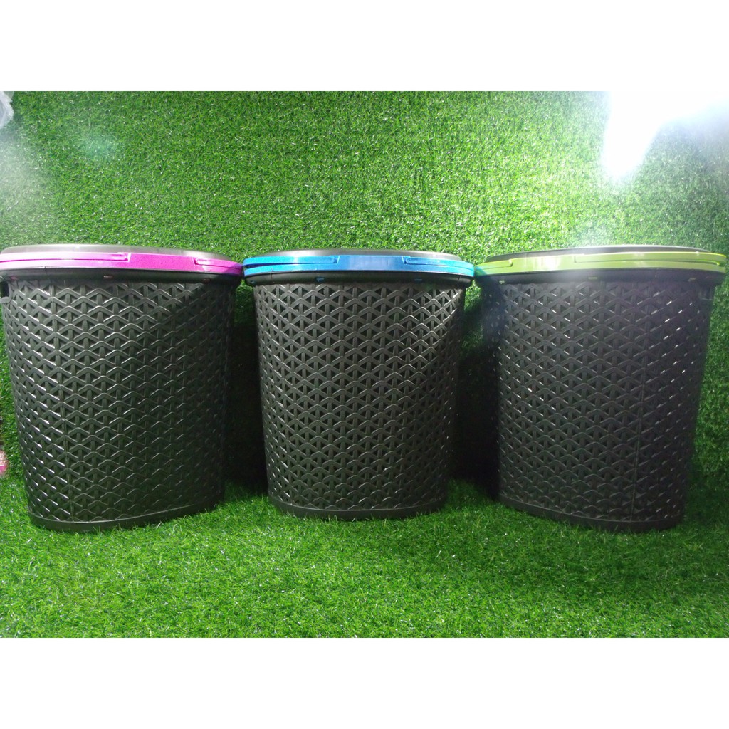 1182 Round Black plastic laundry basket with cover (random color