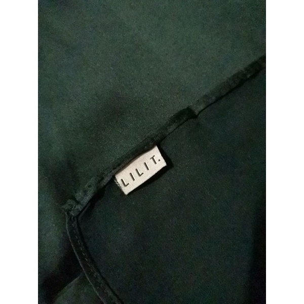 shawl lilit