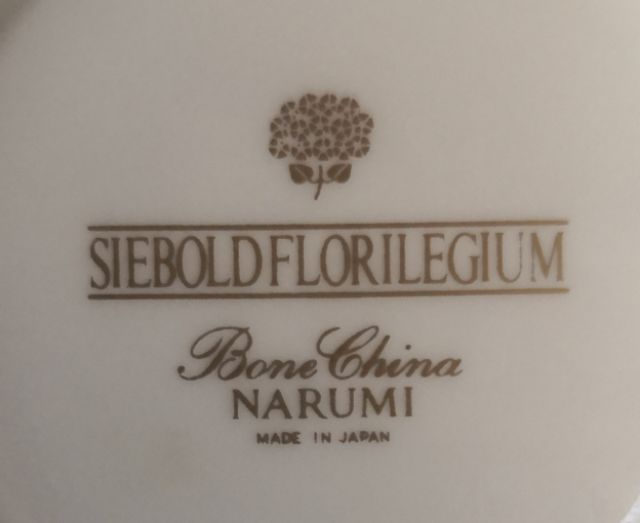 Narumi 27cm Siebold Florilegium Bone China Dinner Plate in
