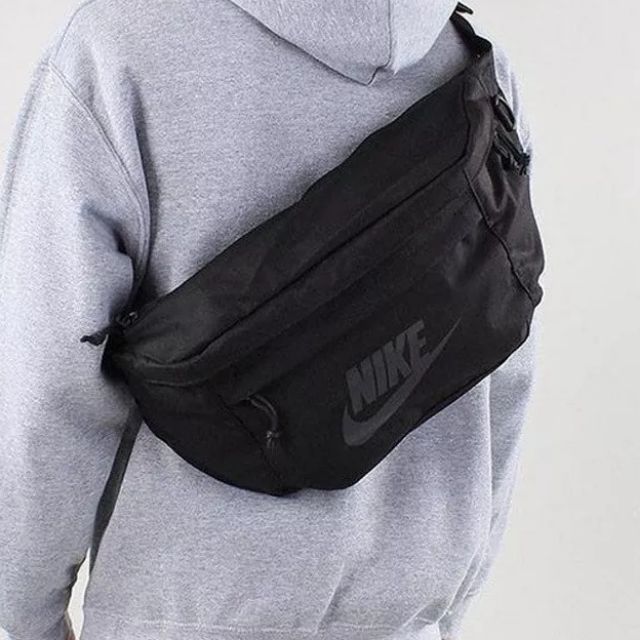 Nike pouch shop bag