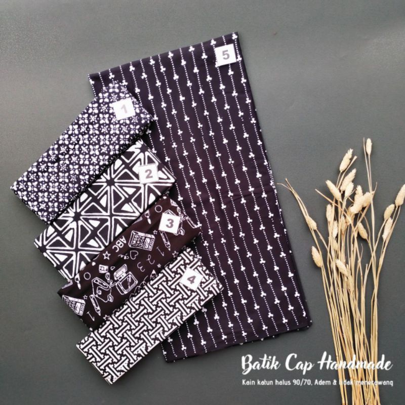 HITAM PUTIH Batik Fabric With Fine Sogan Stamp, Black And White Color ...