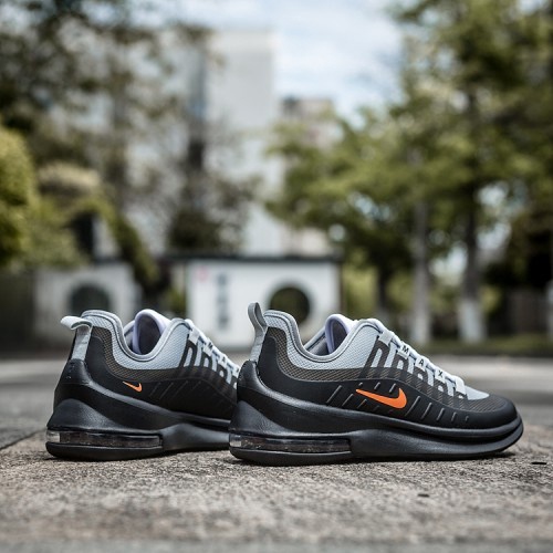 Nike air max shop axis black orange