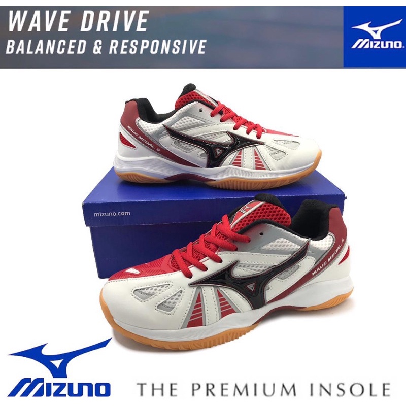 kasut badminton mizuno