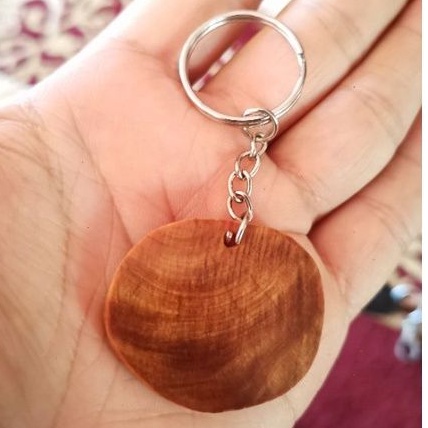 kaychain raja kayu damar minyak | Shopee Malaysia