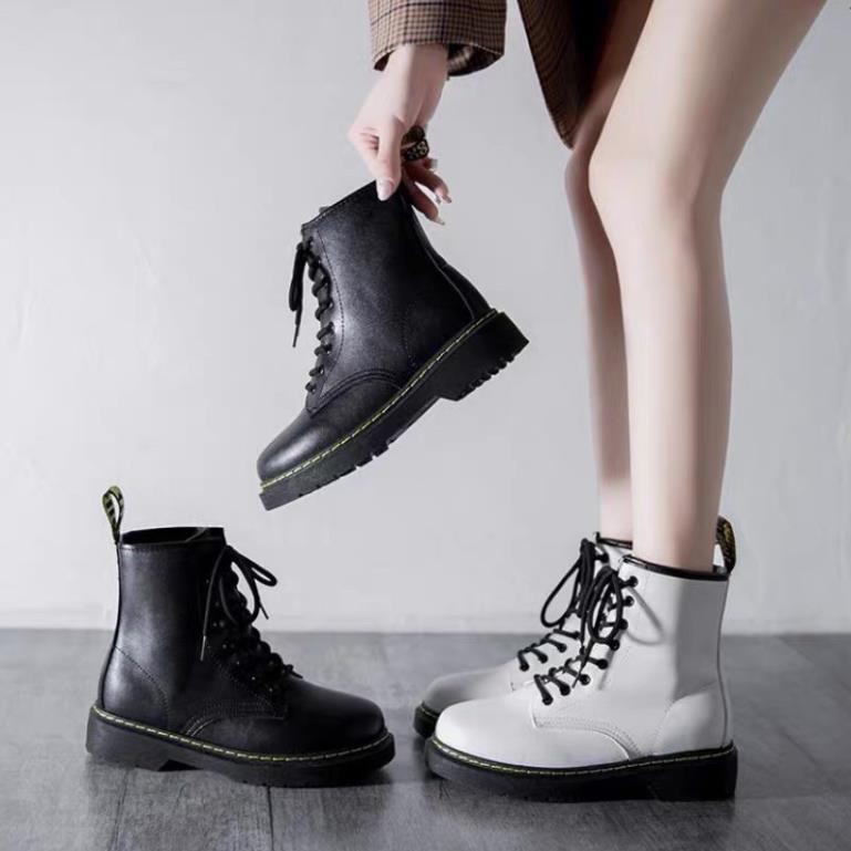 High clearance neck boots