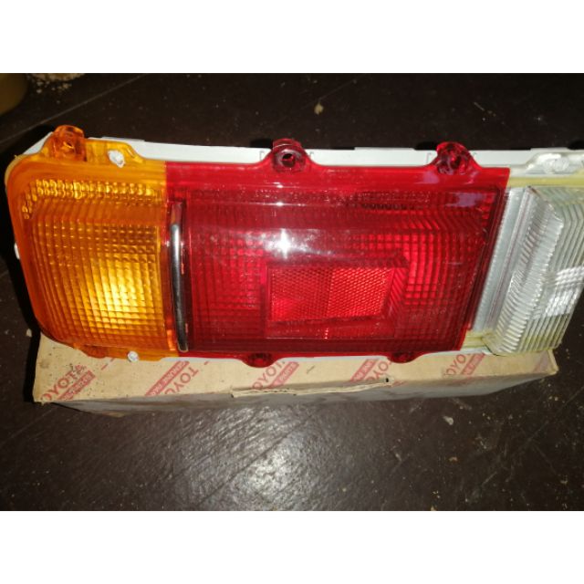 Toyota Corolla KE20 Tail Lamp (1974 years) | Shopee Malaysia
