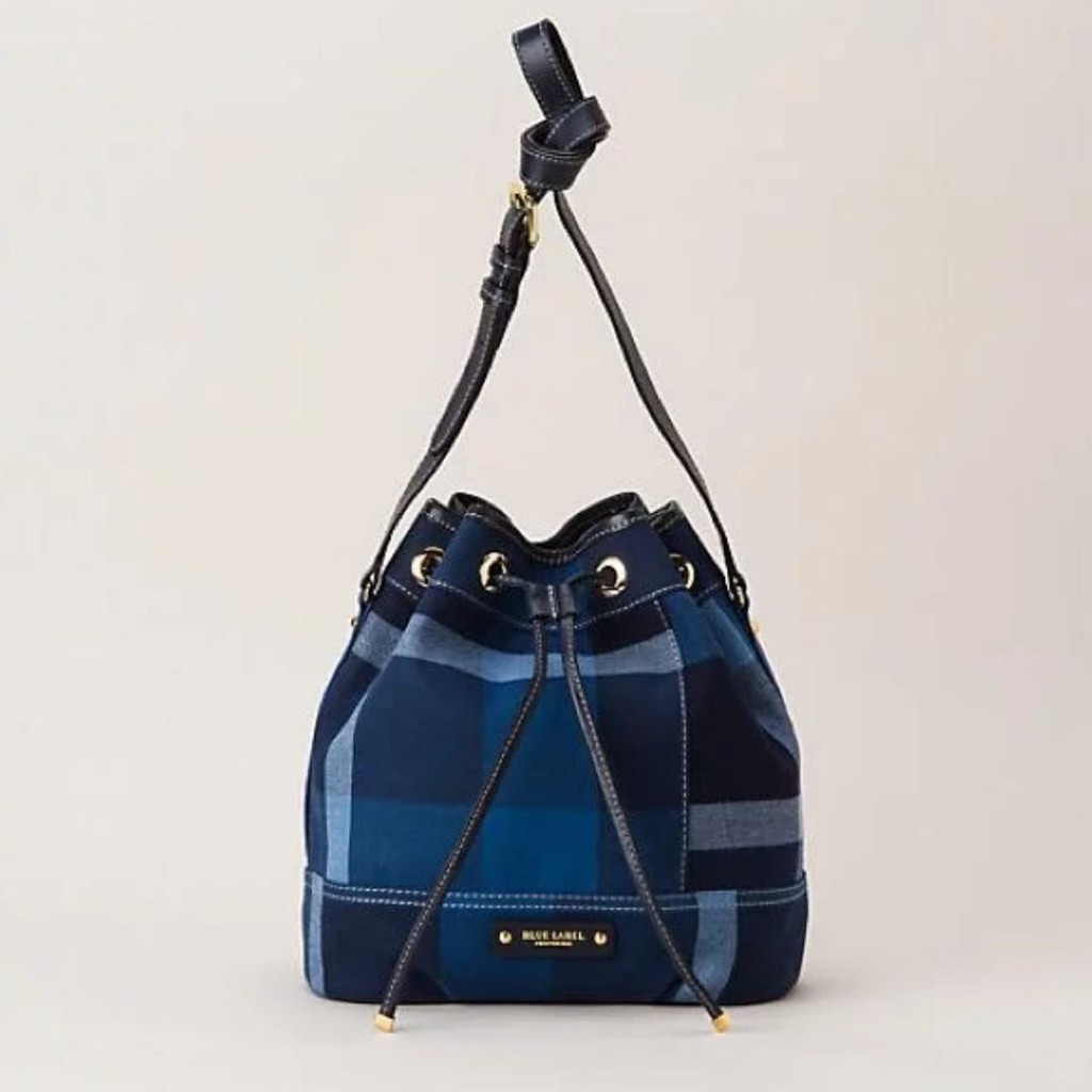 Burberry blue best sale label bag japan